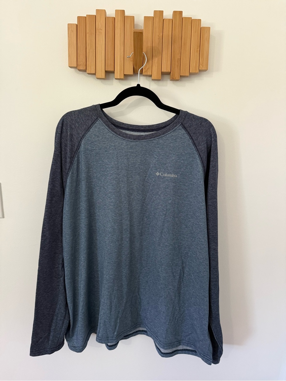 Columbia Men's Long-Sleeve Raglan Shirt in Slate Blue Sixe XXL